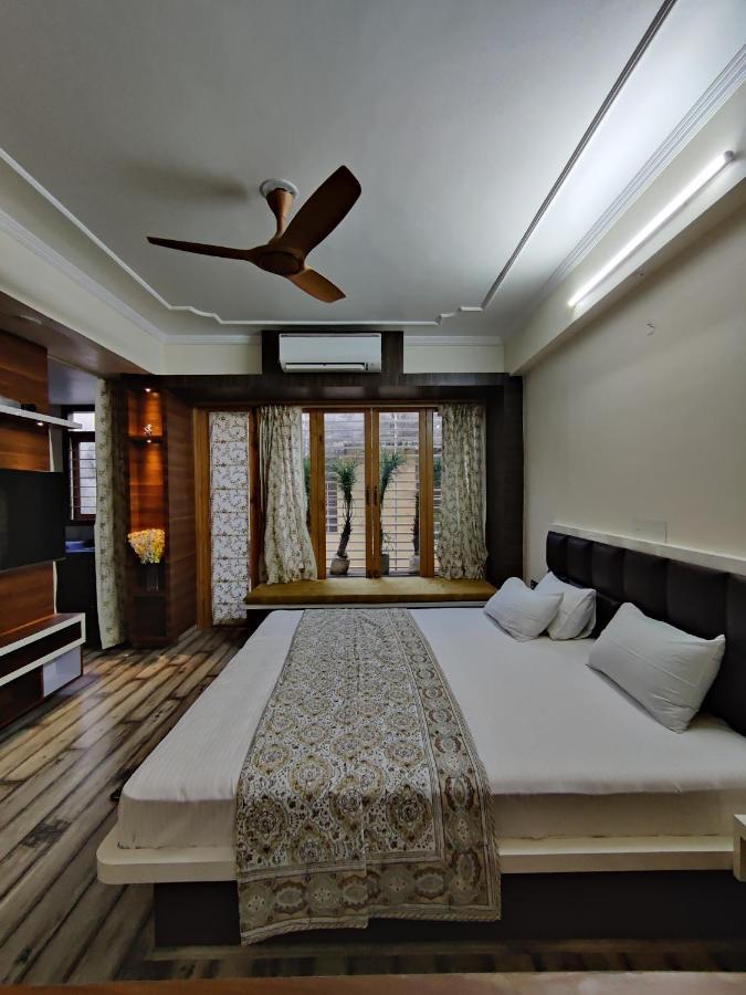 Shanti Villas - Luxury Home Stay Apartment ชัยปุระ ภายนอก รูปภาพ