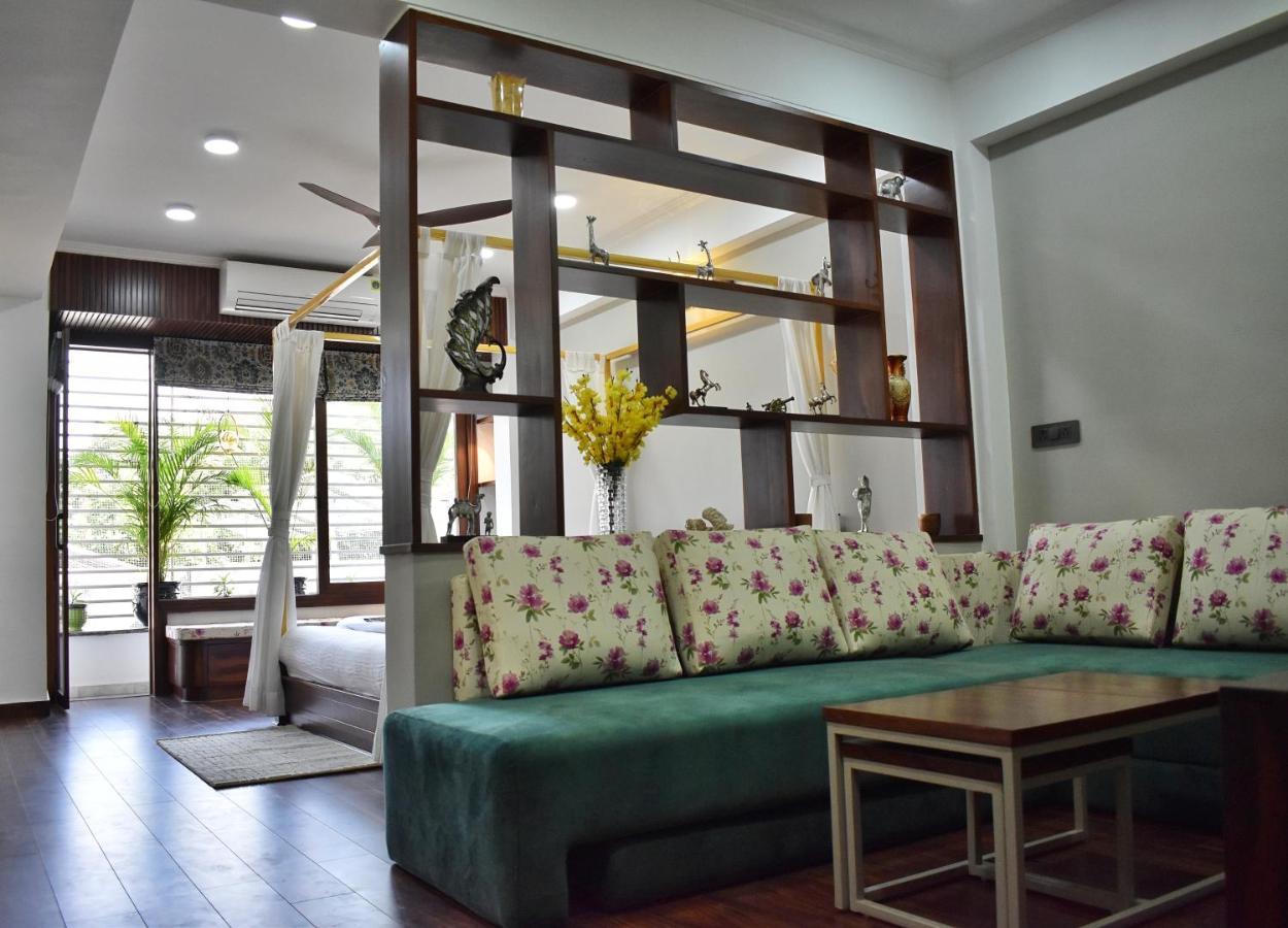 Shanti Villas - Luxury Home Stay Apartment ชัยปุระ ภายนอก รูปภาพ
